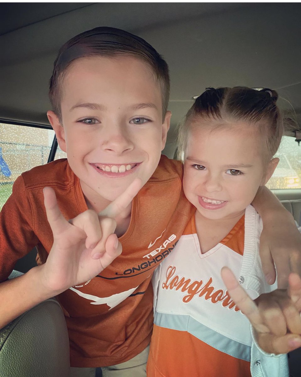 Teamin’ up to say no to drugs! #RedRibbonWeek2021 #hookem <a href="/BryantElem/">Bryant Elementary</a>