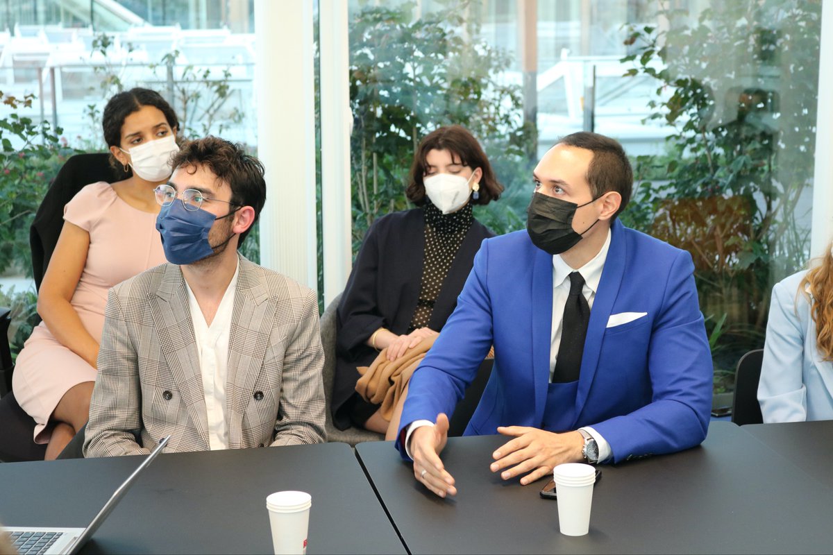 AssoM2DAST's tweet photo. Les étudiants du master 2 DAST ont eu le plaisir de visiter le nouveau siège d’@orange, parrain de la promotion 2021-2022, à Issy-les-Moulineaux 🍊📡 https://t.co/oZvn6zbrcN