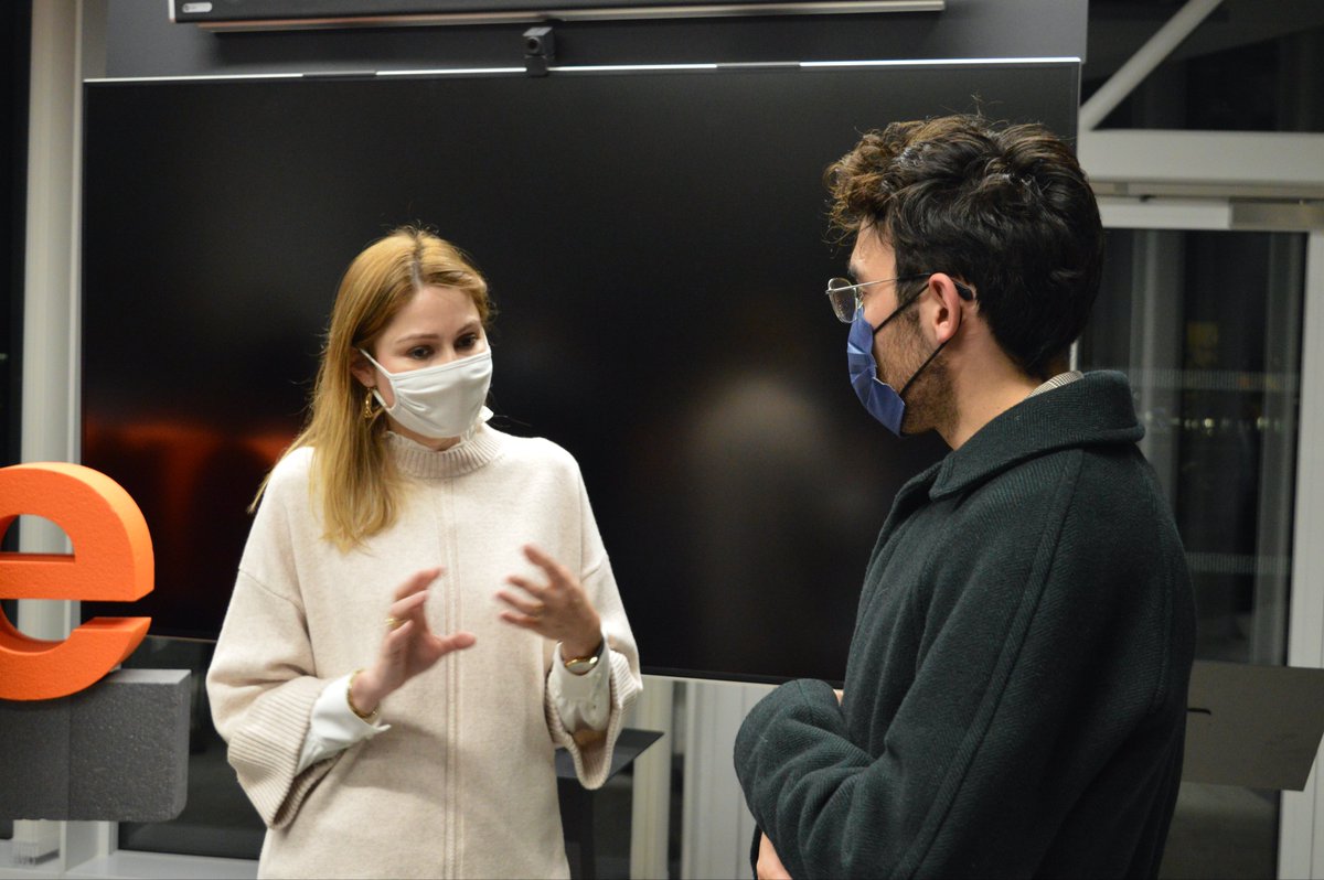 AssoM2DAST's tweet photo. Les étudiants du master 2 DAST ont eu le plaisir de visiter le nouveau siège d’@orange, parrain de la promotion 2021-2022, à Issy-les-Moulineaux 🍊📡 https://t.co/oZvn6zbrcN