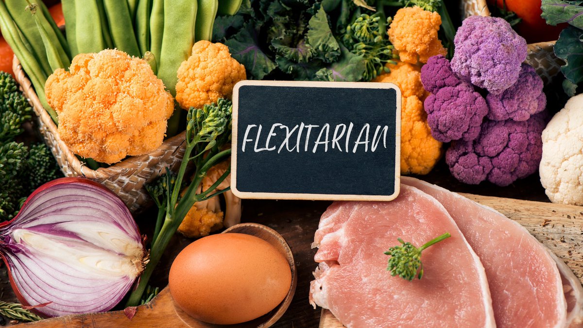 Een tienjarig <a href="/VUBrussel/">VUB</a> onderzoek bij Vlaamse volwassenen constateert een duidelijke verandering in het #eetpatroon richting #flexitarisme. European Journal of Nutrition publiceerde hierover een artikel. bit.ly/3pHHBvj <a href="/EVAveggies/">EVA vzw</a> <a href="/ingearents/">Inge Arents</a> <a href="/ILVOvlaanderen/">ILVO</a> <a href="/mvovl/">MVO Vlaanderen</a>