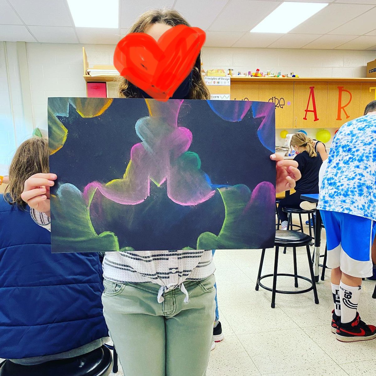 amy_vence's tweet photo. Fourth Graders created these super spooky Chalk Rubbing Designs! Great Job, Artists! @HhdsSchools https://t.co/djB0k6AQEu