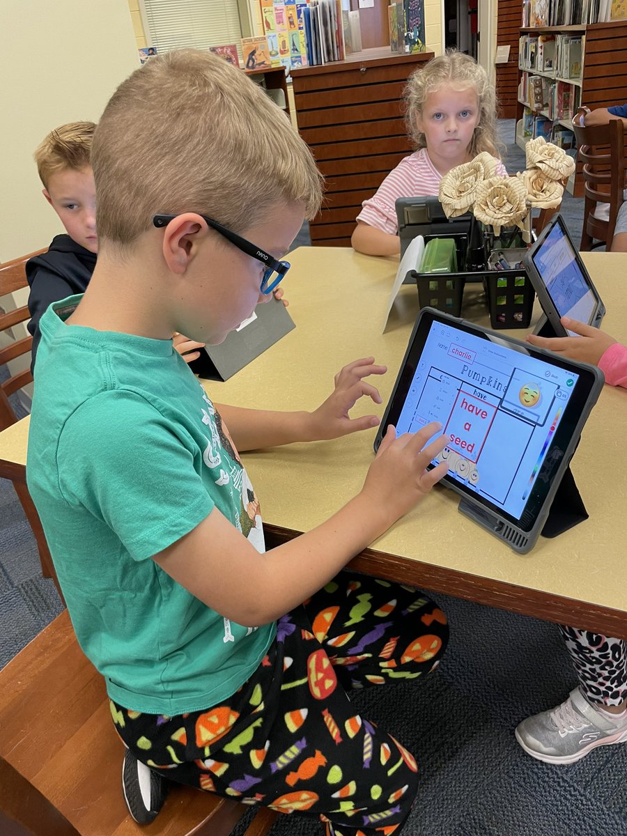 OceanBay_Elem's tweet photo. What exactly is The Ugly Pumpkin? This week our 2nd grade students are finding out the answer to that question and more with our “Pumpkin Research” unit in Library. #HCSLibraryMedia #OBEREADS #LearnGrowAchieve @HCSInfo https://t.co/0dYGqN2uQT