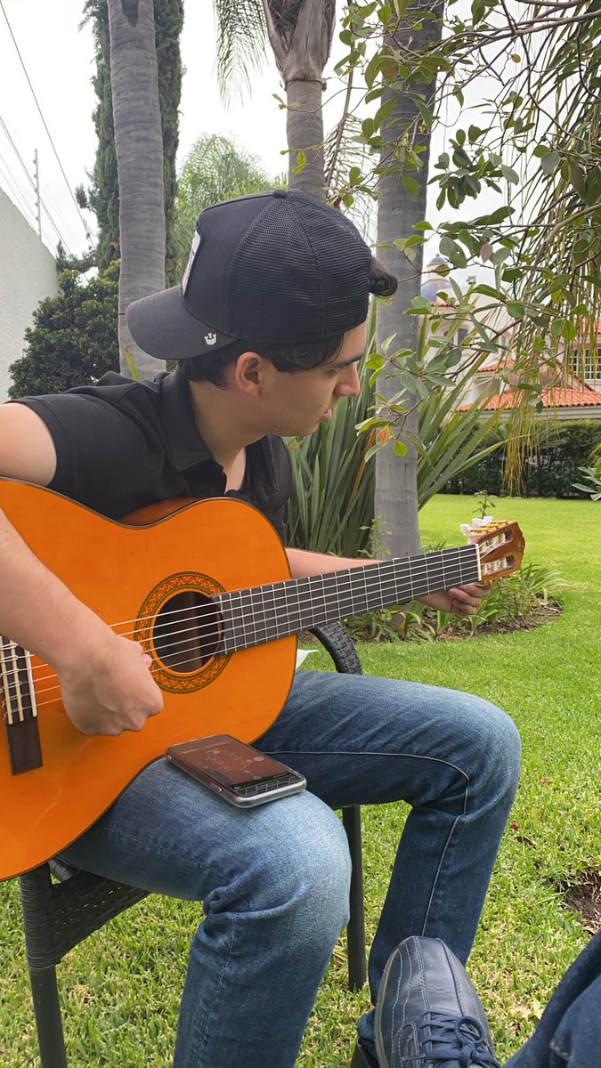 tortoledojatu's tweet photo. Dame tono @Brandonbaez_  #tunosabesamar #próximamente en el disco producido por el pequeño gigante del acordeón, escrito por ambos con mucho respeto, agarren piedras que despertó el monstruo. https://t.co/R6XpxknKDl