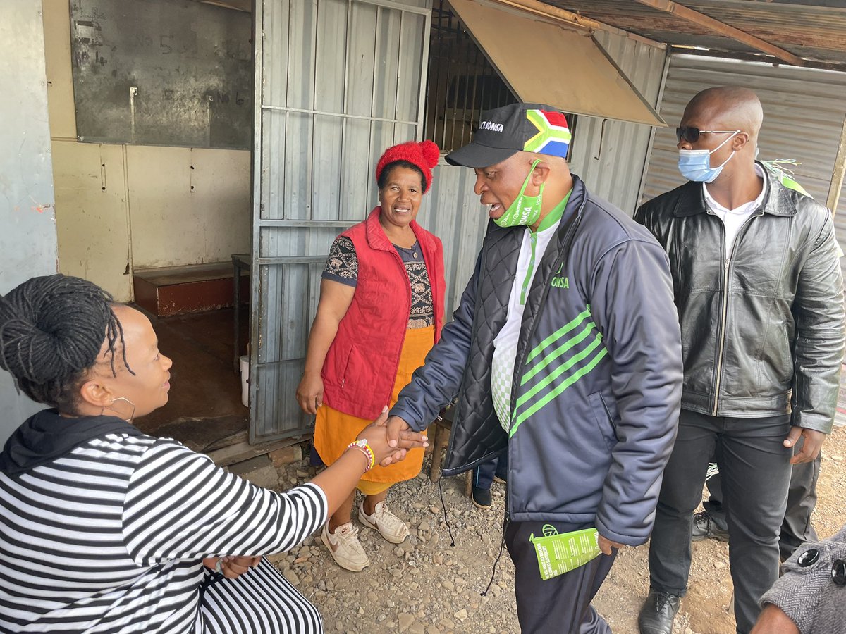 KhomoMashala's tweet photo. Door to door underway in ward 47 with President @HermanMashaba #BringBackMashaba https://t.co/i2DWOKbJSP