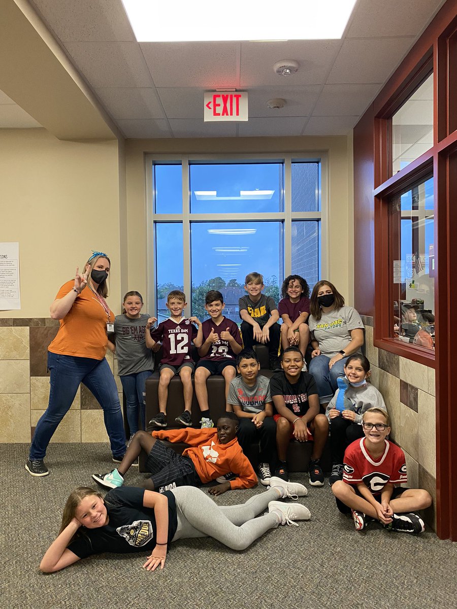 We are dressed for success today!!! It was great to see all the college shirts and future careers represented today. #RedRibbonWeek2021 @mrslauravpope <a href="/PercyYearbook/">ASE Percy Yearbook</a>