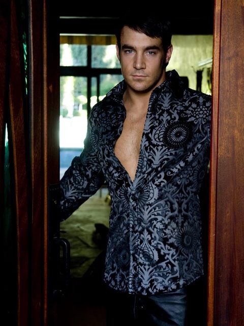1 pic. WELCOME TO MAISON ROCKWAY THIS HALLOWEEN ??♂????

Find out what #ChrisRockway has behind the doors