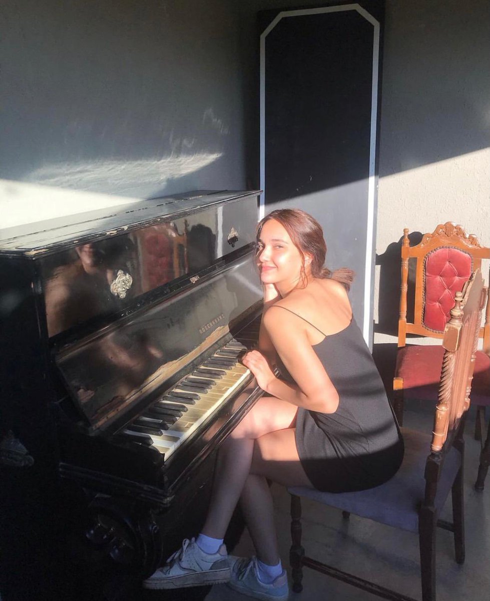 Şebnem Şirin, erkek arkadaşı tarafından boğazı kesilerek öldürüldü. #ŞebnemŞirin