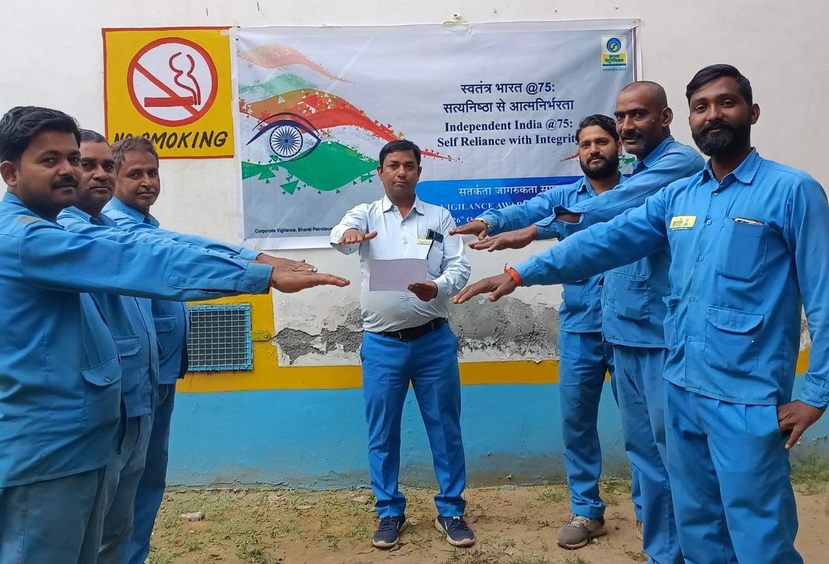 bpclpiyala's tweet photo. Vigilance Awareness Week from 2021. Pledge taken by staff of  LPG distributorships in Delhi &amp; Haryana under Piyala Territory. @BPCLimited @BPCL_StateDelhi @time3027 @guptap4168 @pandeyycbpcl @azaadsukesh @AbbasAkhtar18 @MonaSrivastava9 @Santosh72087448 https://t.co/JCKinx4m0C