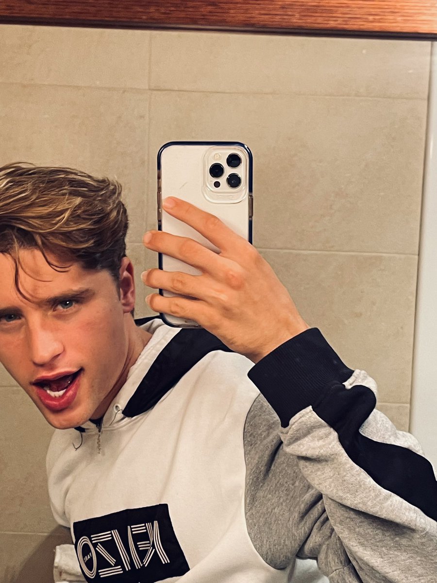 emartineeez's tweet photo. HOY VOLVEMOS EN STREAM! 
5 SUBS = CHUPITO 🍹 https://t.co/9uUlJC5wZZ