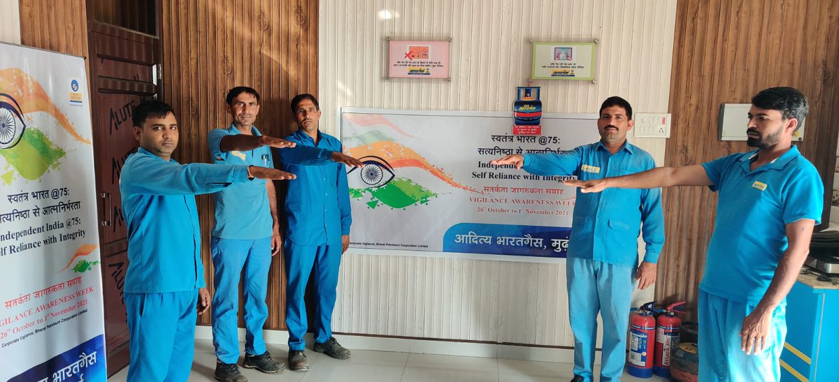 bpclpiyala's tweet photo. Vigilance Awareness Week from 2021. Pledge taken by staff of  LPG distributorships in Delhi &amp; Haryana under Piyala Territory. @BPCLimited @BPCL_StateDelhi @time3027 @guptap4168 @pandeyycbpcl @azaadsukesh @AbbasAkhtar18 @MonaSrivastava9 @Santosh72087448 https://t.co/9pbafZUI27