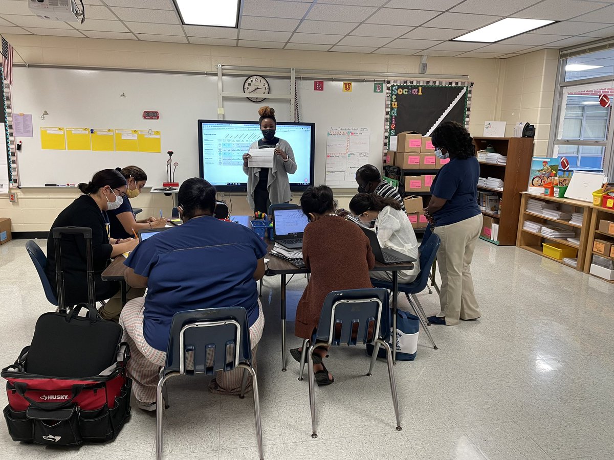 AxaraSquarzon's tweet photo. mClass Data Analysis
Thankful for my Admin, their support at CBPLs and their focus on the Name and the Need of our scholars, making us reflect on our work.  #carawayES_AISD #mindsetmatters #TeamCaraway https://t.co/nywtTUqiwI