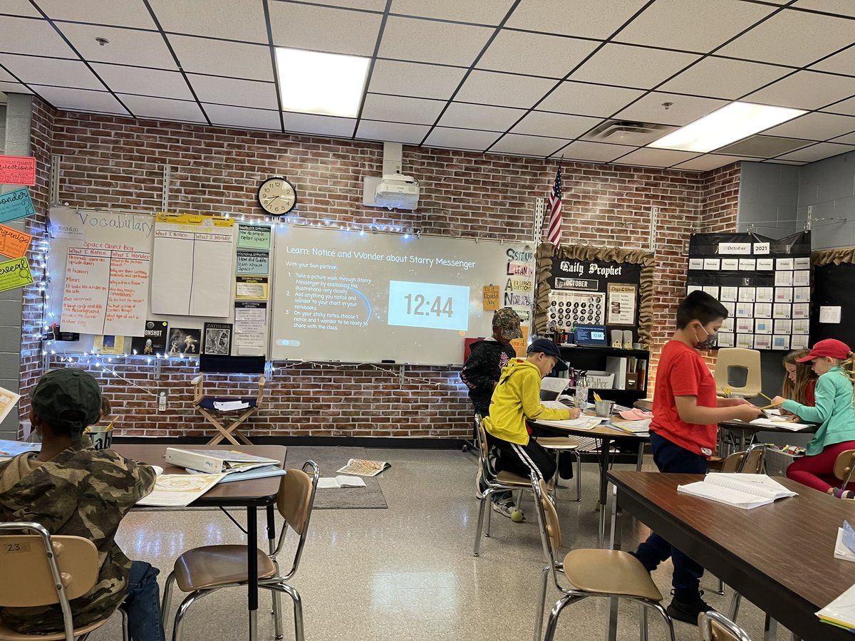JDurbin2020's tweet photo. 3rd graders building knowledge of Galileo #ROCvision #noticeandwonder #witandwisdom @gifford_ms @rachel_sowder #strategicpartnering @kylecraighead85 @Ondie19 @UnionChief2017 @TEACH_Lawson https://t.co/YswAZX2ktO