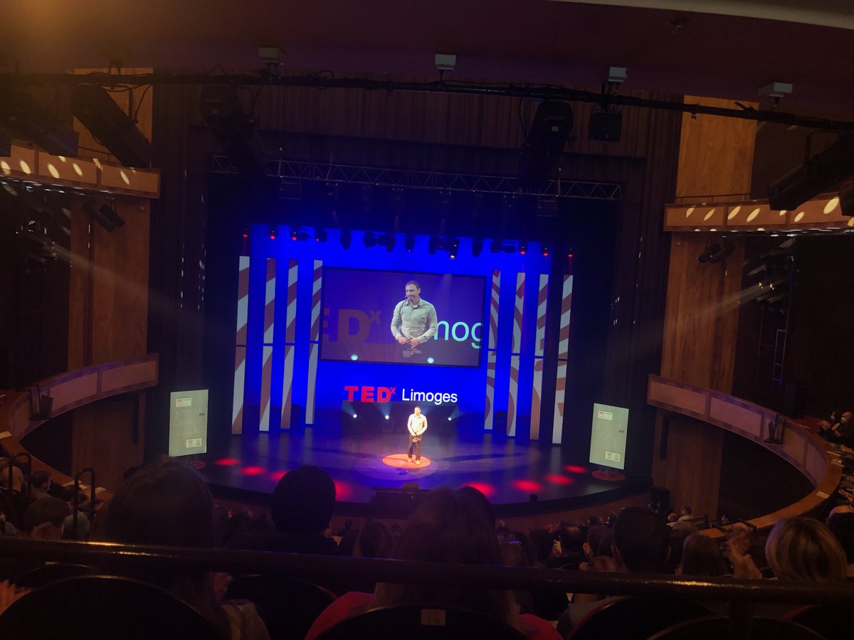 aperroch's tweet photo. Très fier d'avoir participé hier au @TEDxLimoges 2021 sur le thème de l'addiction

Mon sujet "la réalité virtuelle, vers une mort sociale programmée ?"

+ de 1000 personnes à @OperaLimoges

Merci aux organisateurs pour cette superbe aventure 🙏

#VR #CSVS #addiction #Metaverse https://t.co/8ZeIF7TnIW