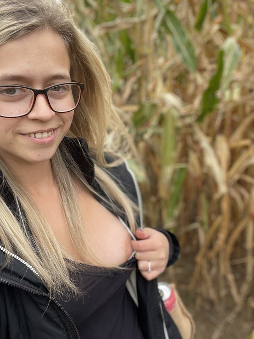 Lost in the maze 😜😈 #linksinbio #onlyfans #admiremevip #fansly https://t.co/W4hP8fX7a4 https://t.co/<a href="/tag/linksinbio"class="tags">#linksinbio</a><a href="/tag/onlyfans"class="tags">#onlyfans</a><a href="/tag/admiremevip"class="tags">#admiremevip</a><a href="/tag/fansly"class="tags"><span>#fansly</span></a>