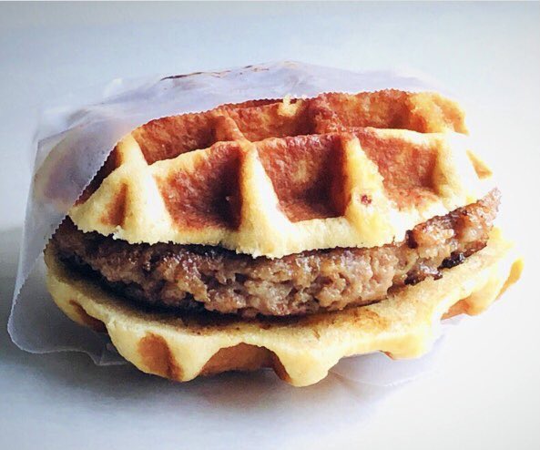 gsdreams's tweet photo. Time for a sweet and savory breakfast! Who’s in? 😁
#getwaffles #getgreenfields #wholegrain #slicedvanillawaffles #k12 #k12foodservice #grabandgo #sausageandwaffles https://t.co/XTNlfet7wo