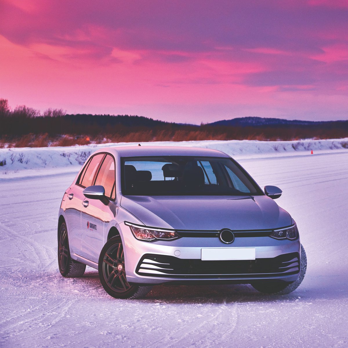 funofscience's tweet image. Davanti_Tyres: It&apos;s all about the stunning sky colours from our recent Finland #TyreTesting this #WheelWednesday! 🟠🟣

Which is your favourite shot? 📸

Let us know in the comments below ⬇️

#CarPhotography