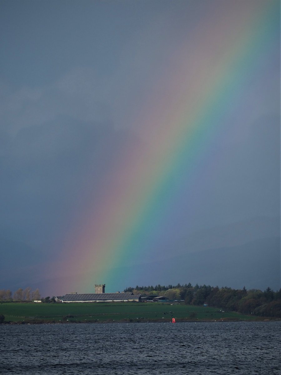 StephenAHenry's tweet photo. My geography may be miles out with this one, I think that this #rainbow touches down at #Rosneath https://t.co/GXqxxzUbR7