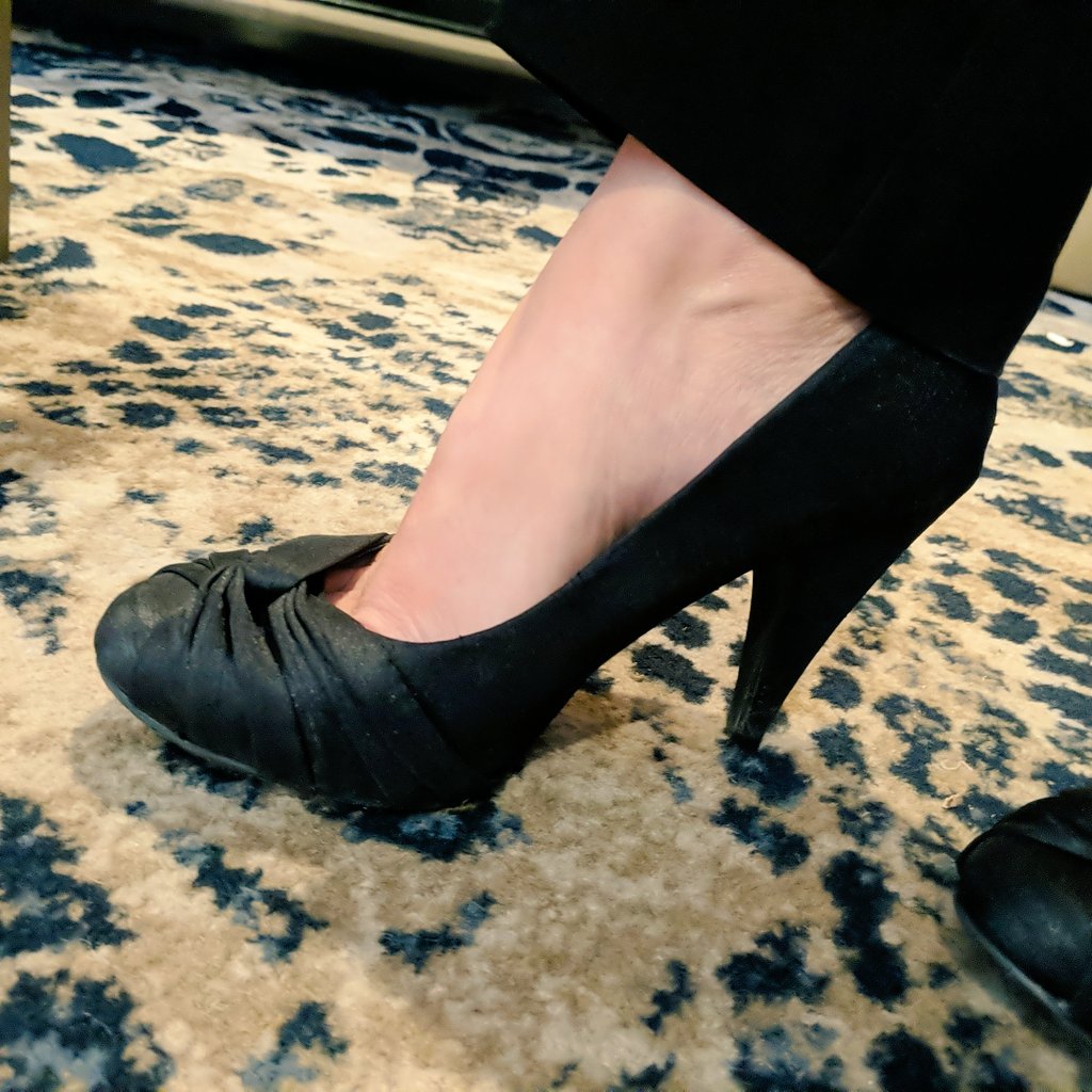 KrisSpisak's tweet photo. Putting on my big girl shoes for my first #Grammartopia LIVE event in almost two years. Not that virtual didn't work, but I'm so excited to see faces not on a screen!

I had to document the occasion.

#author #editor #speaker!!!!! #communications #storytelling #WritingCommunity https://t.co/vJyPAsvmUC