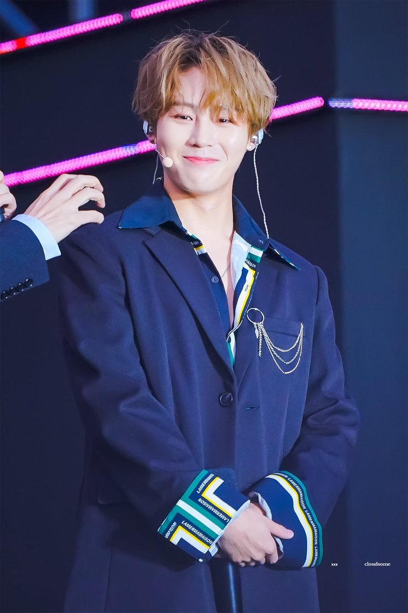 hswdimples's tweet photo. The most beautiful smile in the world 💙 #하성운 https://t.co/QtUo3Tqbxa