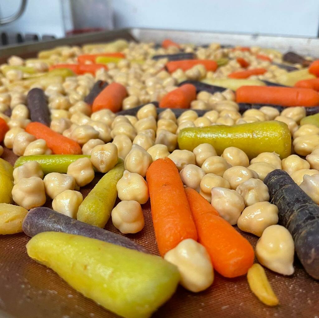 VariantsVenture's tweet photo. Have you been following along with our #heroesfeastcookbook cook-through on the #VVBlog? 🧐
This month we tested out the #underdarklotuswithfirelichenspread and #dwarvenflatbread and wanted to share some of our #WIP photos that may or may not have m… https://t.co/U5iaDLtq3g https://t.co/J4cMiyjm5X