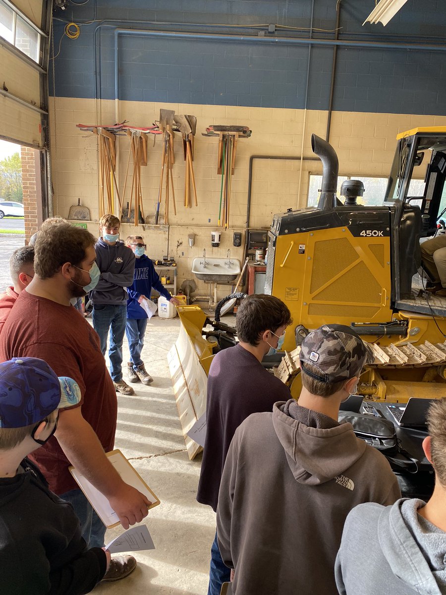 MattWardSchoCTE's tweet photo. Students are getting an education from Cobleskill College today- Hydraulic workforce development training. https://t.co/GIRgmvuqOq