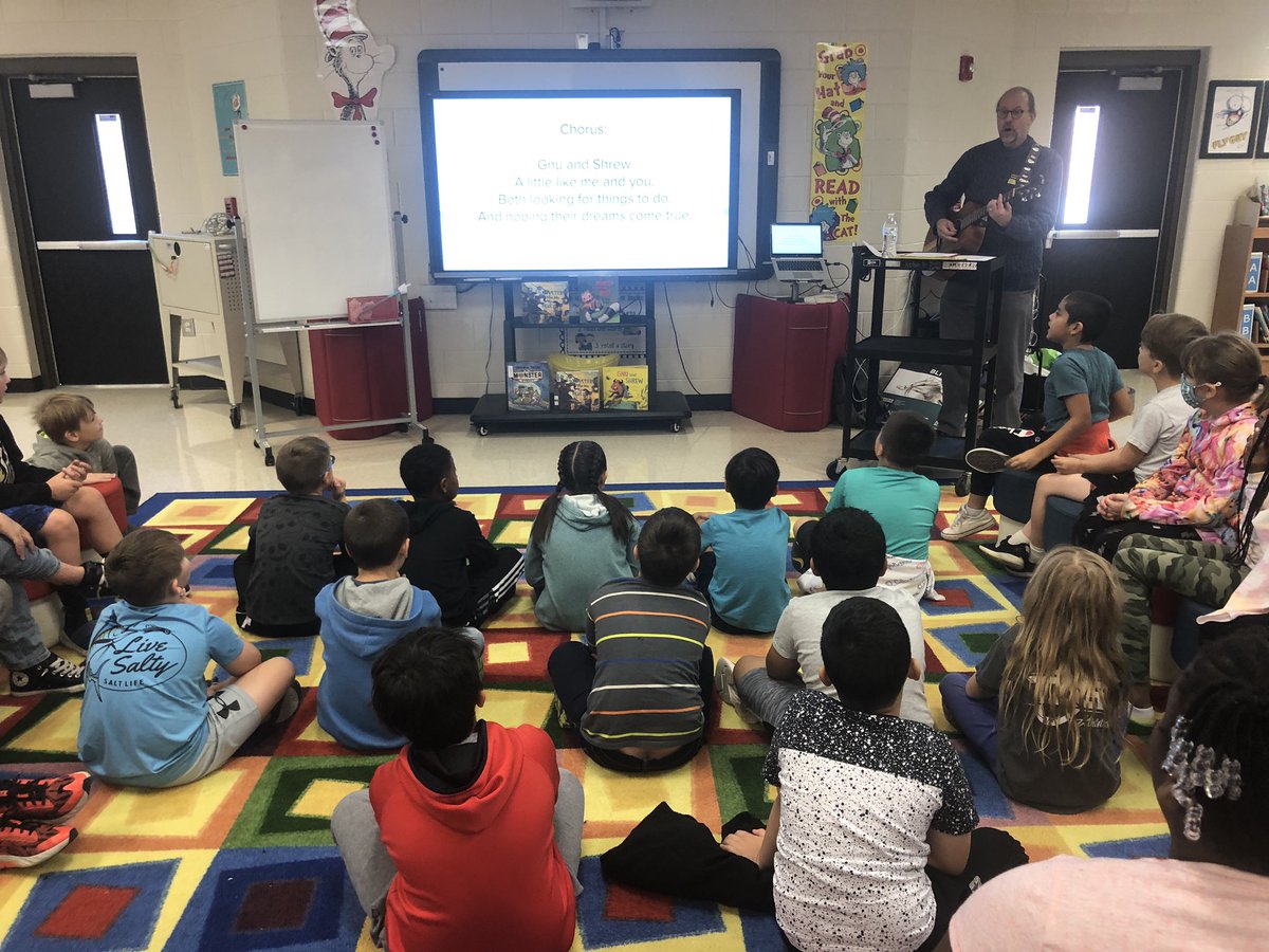 MrsFauldsRm217's tweet photo. We had so much fun with local author @DSchnitzlein! @ClarkCreekSTEM https://t.co/OQmWQwye6D