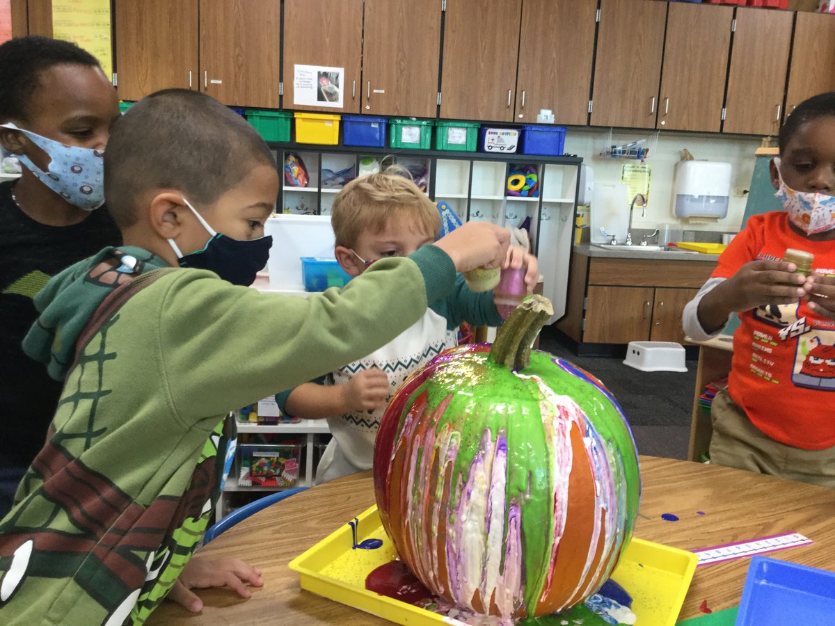 deanne_ELC's tweet photo. Yesterday, we carved open our pumpkins.  Today, we made a friendship pumpkin.  We poured paint and then put glitter on.  We had so much fun watching the paint mix together.  #BetterTogether, #WeAre54, #WeAreELC https://t.co/OcSvXTtyr2