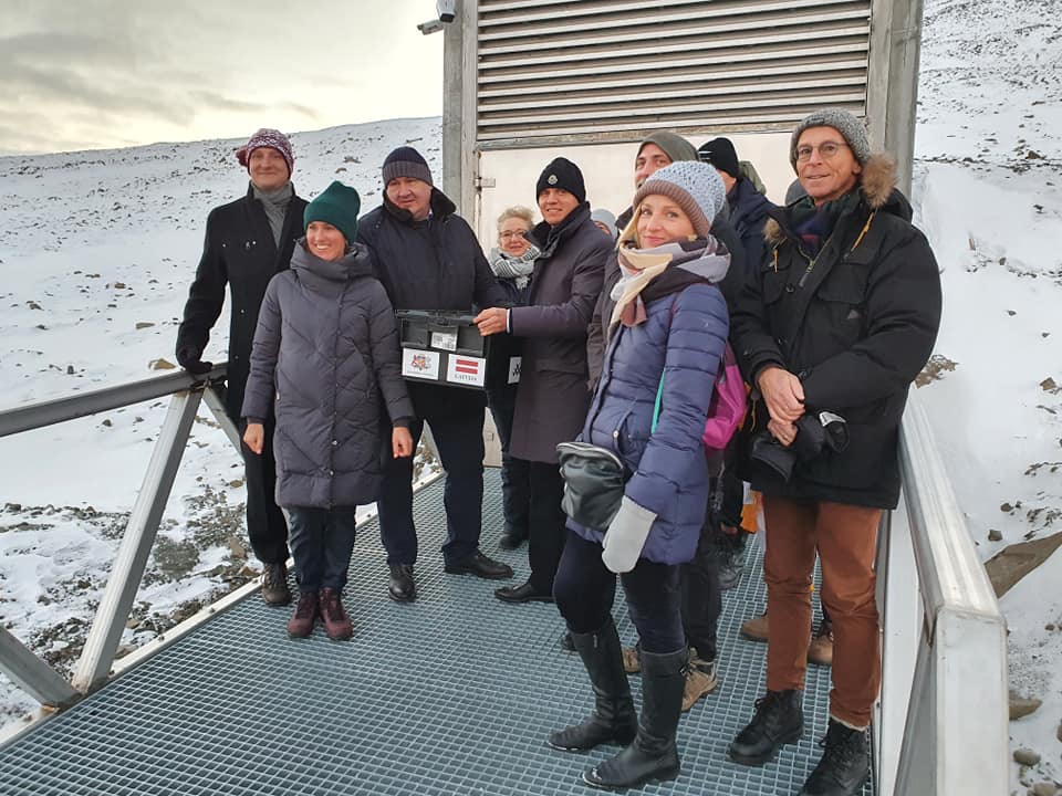 Seed Today (@seedtoday) on Twitter photo Two new first-time depositors from gene banks in Serbia and Latvia welcomed to the <a href="/GlobalSeedVault/">Svalbard Seed Vault</a>: bit.ly/3GrgxX4 Two new first-time depositors from gene banks in Serbia and Latvia welcomed to the <a href="/GlobalSeedVault/">Svalbard Seed Vault</a>: bit.ly/3GrgxX4