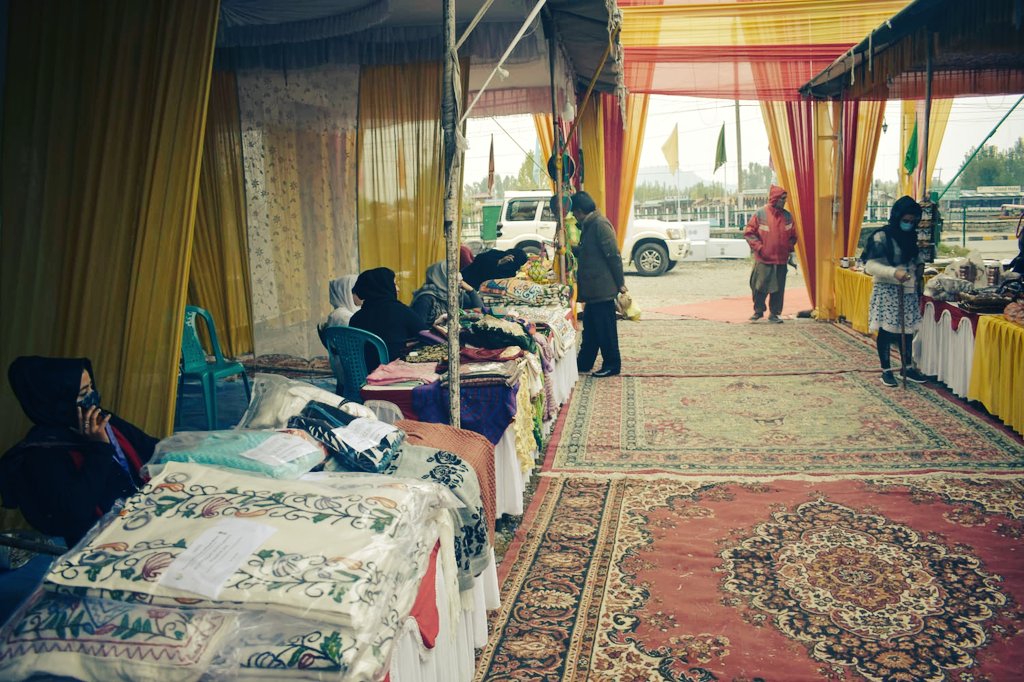 bpmnagam's tweet photo. Hand made products and produce of our UMEED SHG members showcased at Boulevard Srinagar in UMEED HAAT.SHG Members from Block NAGAM are Participating in exhibition.UMEED HAAT was inaugurated by Honorable Home Minister of India Shri Amit Shah ji. 
@DrSyedSehrish
@DC_Budgam https://t.co/wPWLN99rdC