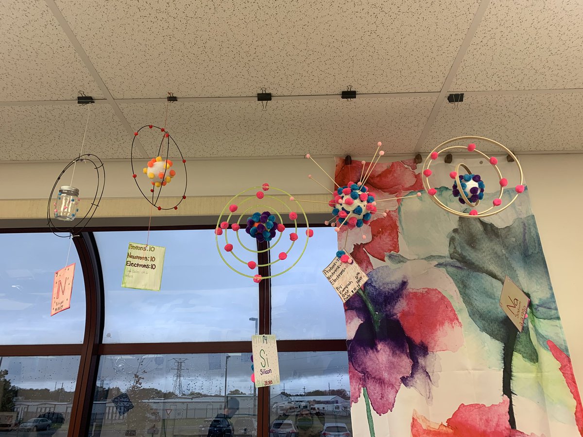 BakerUFenn's tweet image. My kiddos are presenting their 3D atom projects today. #bakeruTech #physicalscience #NSTA