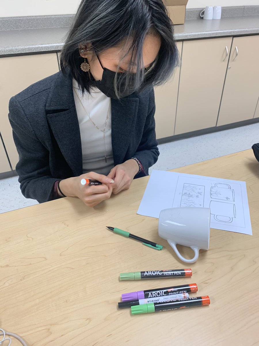 rorer_t's tweet image. Interior design students using color schemes and line to create custom mug designs. #bebold203 #fcs #elementsofdesign