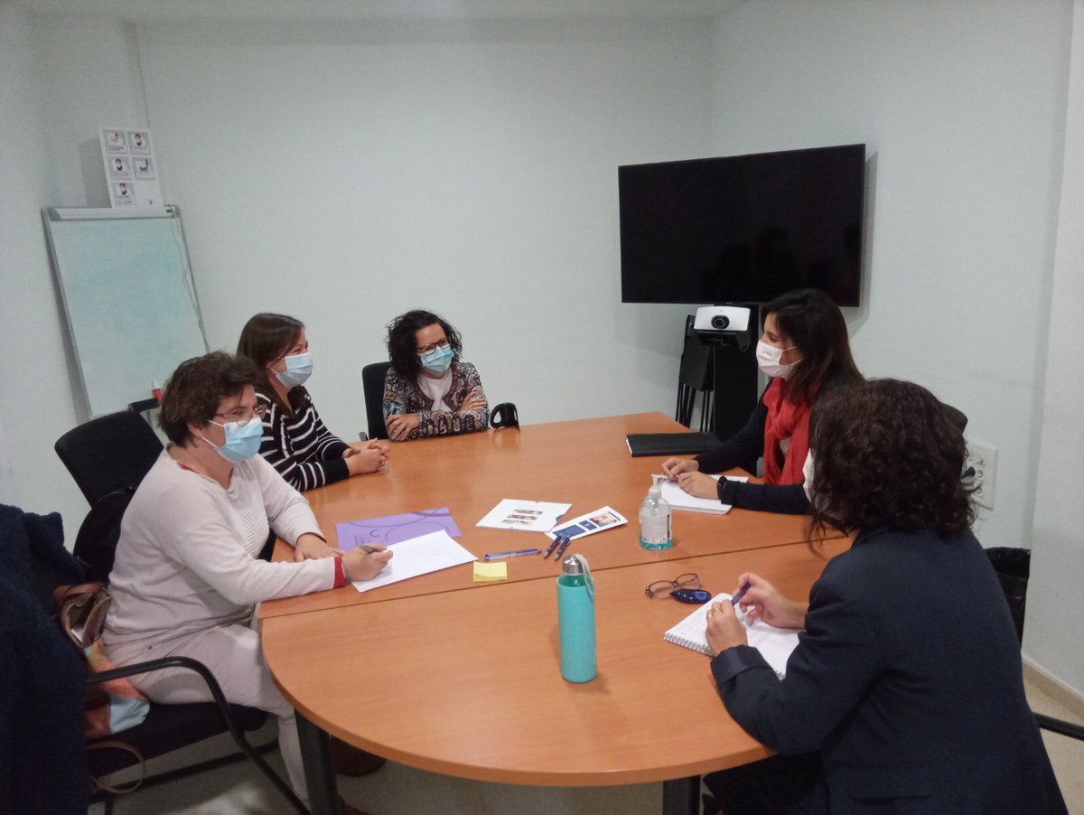 XarxaMujeres's tweet photo. Por nuestra parte, les explicamos las áreas de intervención que desarrollamos en XARXA y realizamos acuerdos de colaboración/participación en las próximas actividades que realicemos.
#mujercondiscapacidad #empleoymujer @Integracee https://t.co/GIEcS2APLH