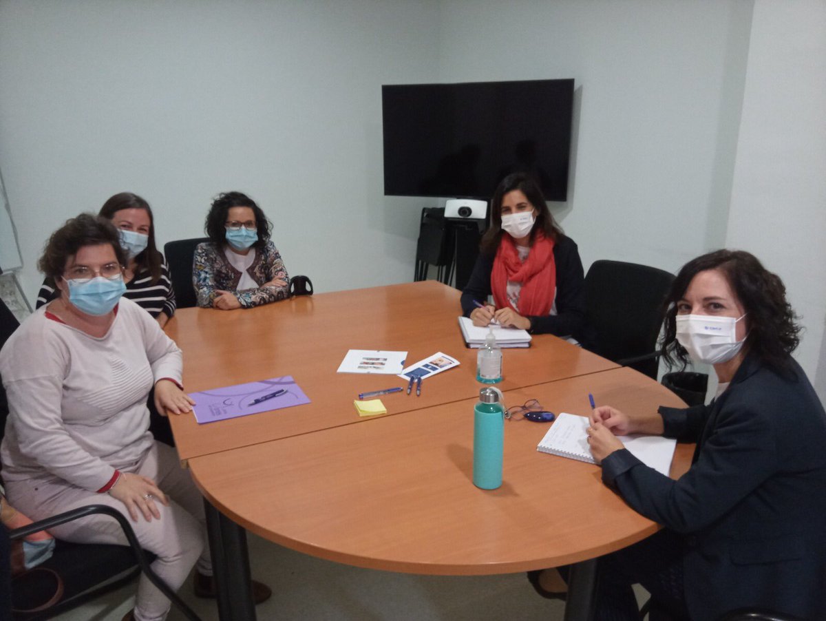 XarxaMujeres's tweet photo. El pasado lunes estuvimos en una reunión con el @Integracee #Valencia, firmando un convenio de colaboración entre ambas entidades.
Asimismo,nos explicaron el procedimiento de acceso a su portal de empleo y las acciones de colaboración que pueden desarrollar con nuestra asociación https://t.co/UcDDztjHGo