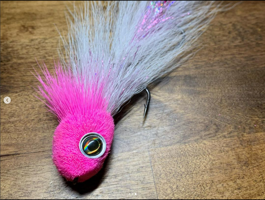FarmsWhiting's tweet photo. Bright enough the fish can't miss it @artisanflies
Real men throw pink. That’s all.
.
.
.
.
.
.
.
.
#Artisanflies #musky #muskyfly #muskylife #muskieonthefly #pike #pikefly #strippingjunk #pinkflies #pinkfly #flytying #flytyingphotography #flytyingjunkie #flytyingaddict https://t.co/jQz26dacsm