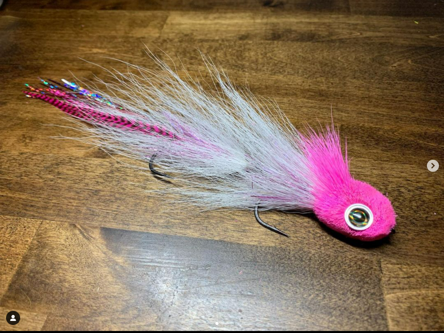FarmsWhiting's tweet photo. Bright enough the fish can't miss it @artisanflies
Real men throw pink. That’s all.
.
.
.
.
.
.
.
.
#Artisanflies #musky #muskyfly #muskylife #muskieonthefly #pike #pikefly #strippingjunk #pinkflies #pinkfly #flytying #flytyingphotography #flytyingjunkie #flytyingaddict https://t.co/jQz26dacsm
