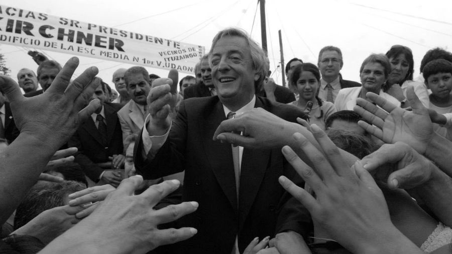 agussimone's tweet photo. Néstor vive en quienes creemos en la política como una herramienta de transformación social y militamos por el trabajo y la producción, por la Memoria, la Verdad y la Justicia, por la Patria Grande y por una Argentina justa, libre y soberana 🇦🇷☀️
 #NestorVive https://t.co/YRgoKQGth1