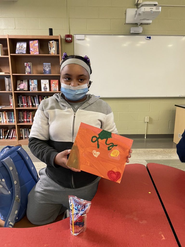 Yesterday at <a href="/21stScsd/">Schenectady CSD 21st Century After School Program</a> we painted beautiful fall pumpkins! #autumn #SchenectadyPride #21stCentury <a href="/OneidaSCSD/">Oneida Middle School</a>