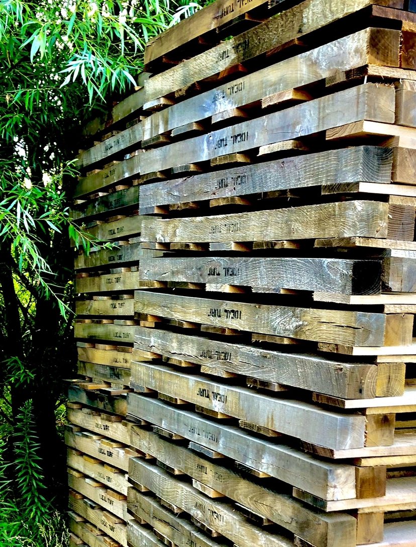 idealturf_rtf's tweet photo. If you have any of our empty pallets (‘Ideal Turf’ is stamped on every single one), please let us know and we will come by and pick them up in the next coming months. Otherwise, please drop them off at our office and receive your pallet deposit money back! Thank you! 309-697-6691 https://t.co/n8UlQglt19