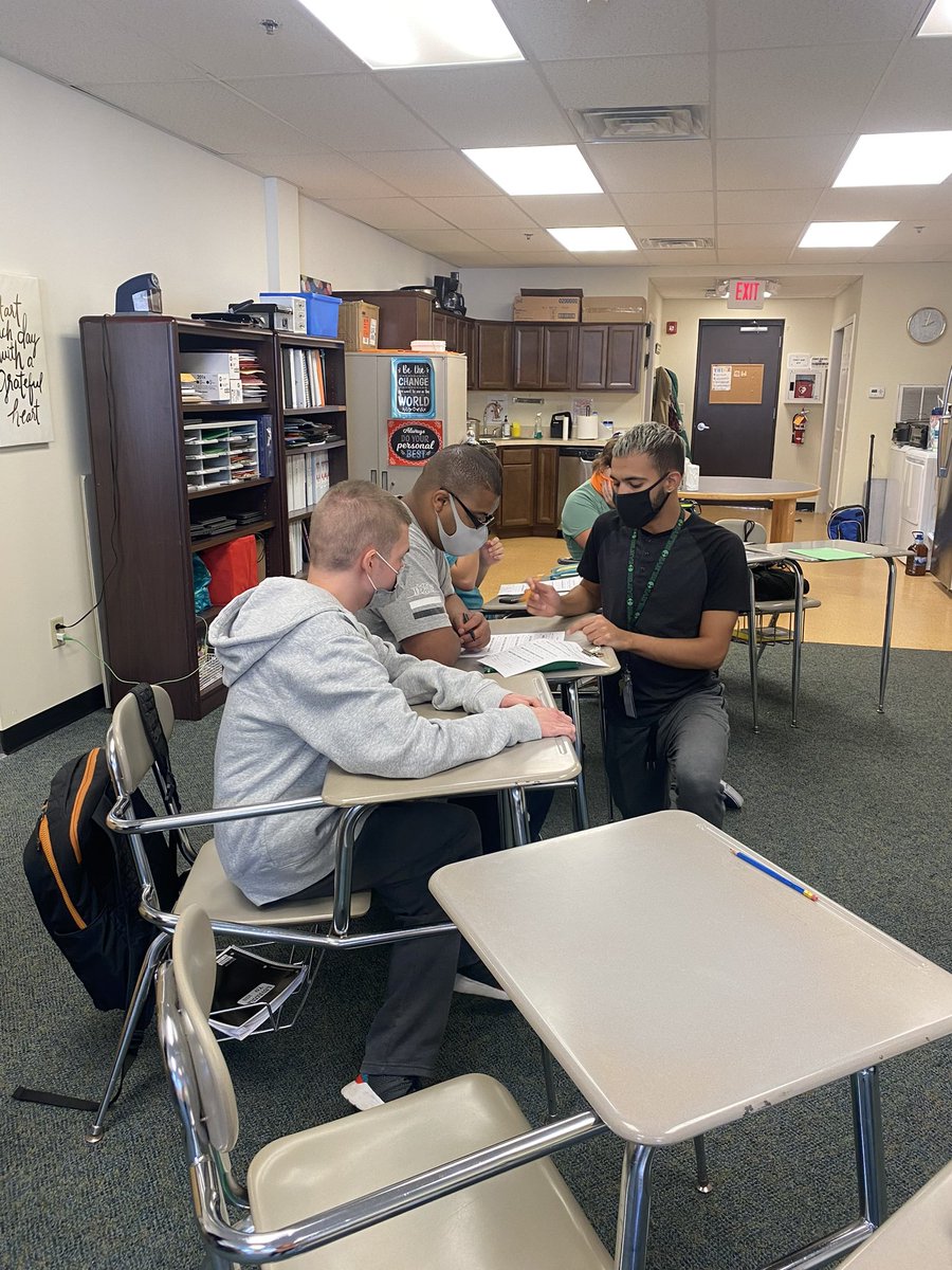 ESCofNJ's tweet photo. Snapshots from our Pathways to Adult Living program! #ESCNJ #PALNJ https://t.co/k0IelX77Xz