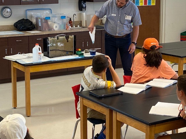 RivieraUtil's tweet photo. Our Water Chief Engineer, Tony, visited Mrs. Jackson’s class at Fairhope East Elementary this week. He did a demonstration about ground water pollution and talked with the kids about sources of drinking water in Baldwin County. #rucommunity https://t.co/KFIRZgtfrb