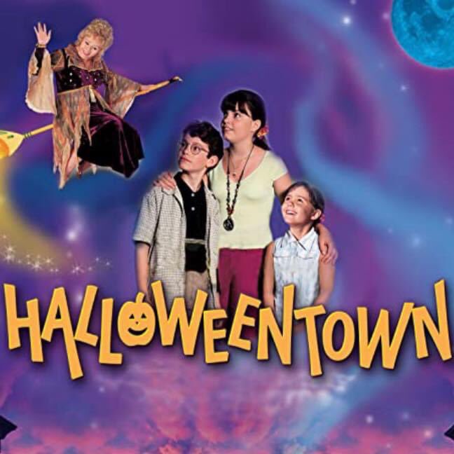 New Episode! This week we dive back into the world of #DCOMS with #Halloweentown! In this episode Frankie and I lose our minds! So enjoy the craziness! #Halloween #MovieReview #FilmTwitter #MarriedLife #disney 

open.spotify.com/episode/1tUC3x…

podcasts.apple.com/us/podcast/sho…