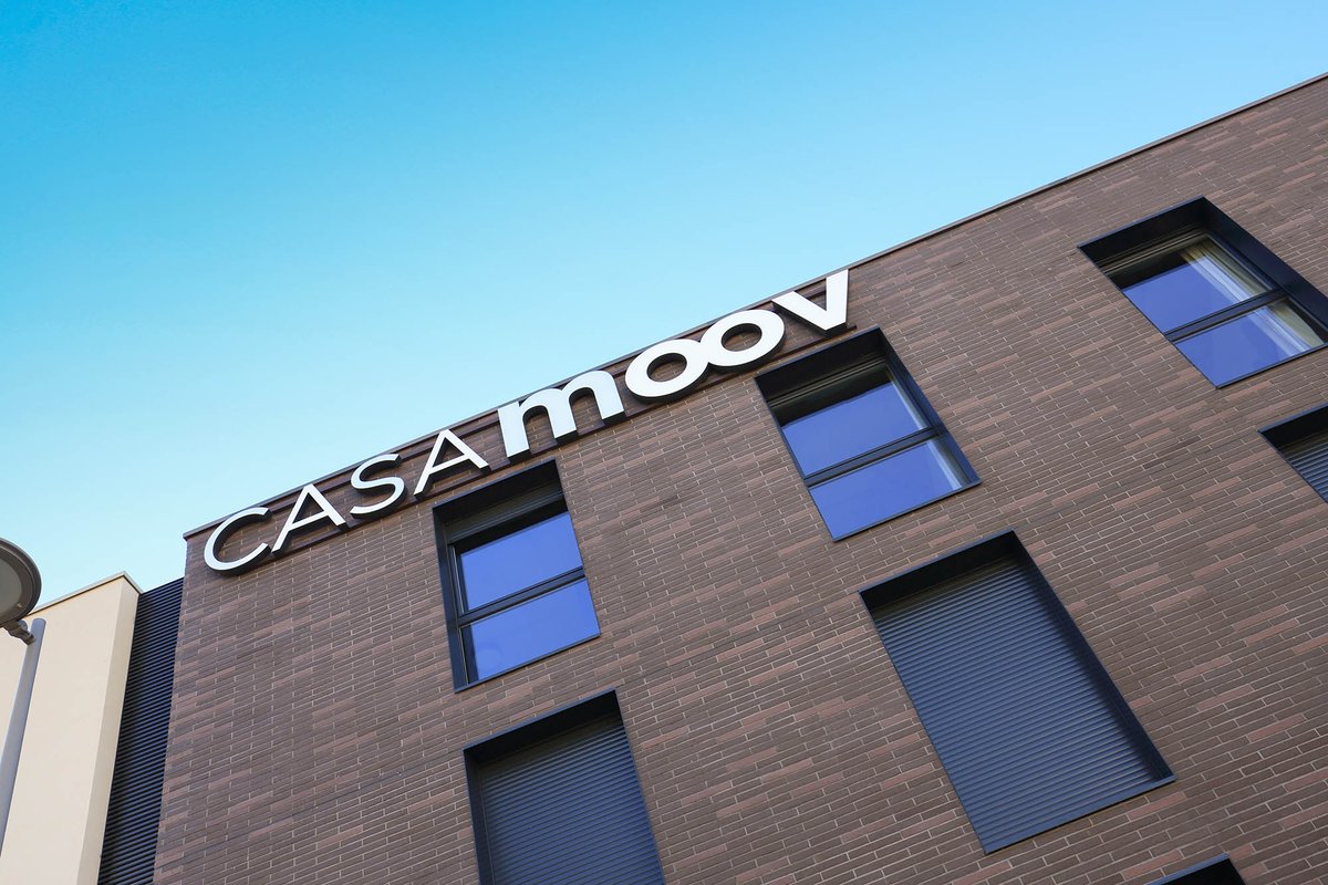 HELENIS_Concept's tweet photo. [UNE SEMAINE, UNE LIVRAISON]
Cette semaine, nos équipes ont le plaisir de vous faire découvrir CASA MOOV, un concept inédit dédié aux jeunes actifs urbains… 🏙
Crédit photo : Jean-Luc Girod 
#casamoov #montpellier  #residence #urbain #helenis #promotionimmobiliere #innovation https://t.co/ua95tkfBE5