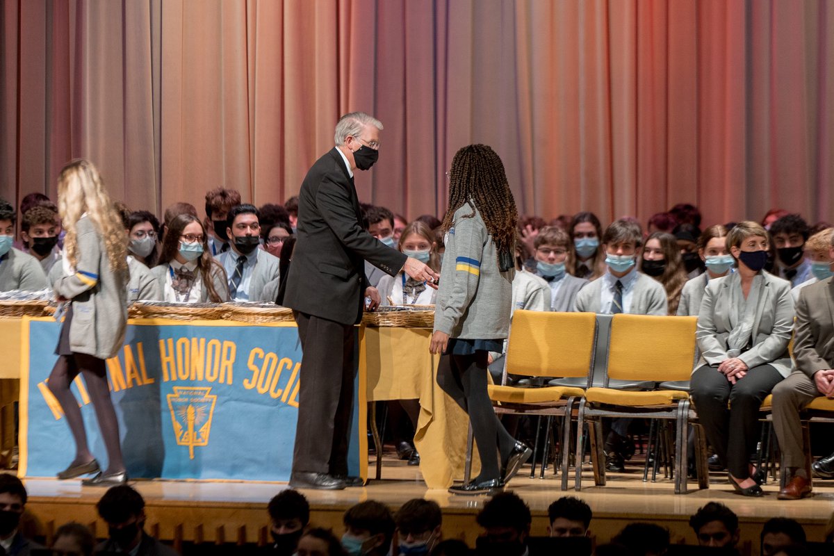 Kellenberg's tweet photo. The High School and Latin School students received their academic awards this week for their accomplishments during the 2020-2021 academic year. Congratulations on your success during a very unique school year! 🎓📚🎖
#Academics #Awards #LatinSchool #Kellenberg #Firebirds https://t.co/dhLw6sAqGP