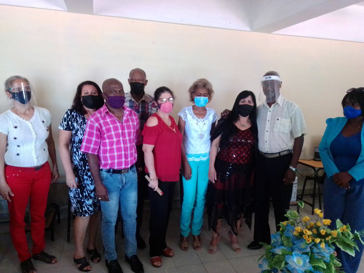BasicaBoti's tweet photo. Se desarrollan las discusiones en la especialidad de Química en Guantánamo.Las secundarias básicas sumando especialistas.#NivelEdicativoSbgtmo.NeldaCastillo.#Revilla. https://t.co/ExnoS8MSvx
