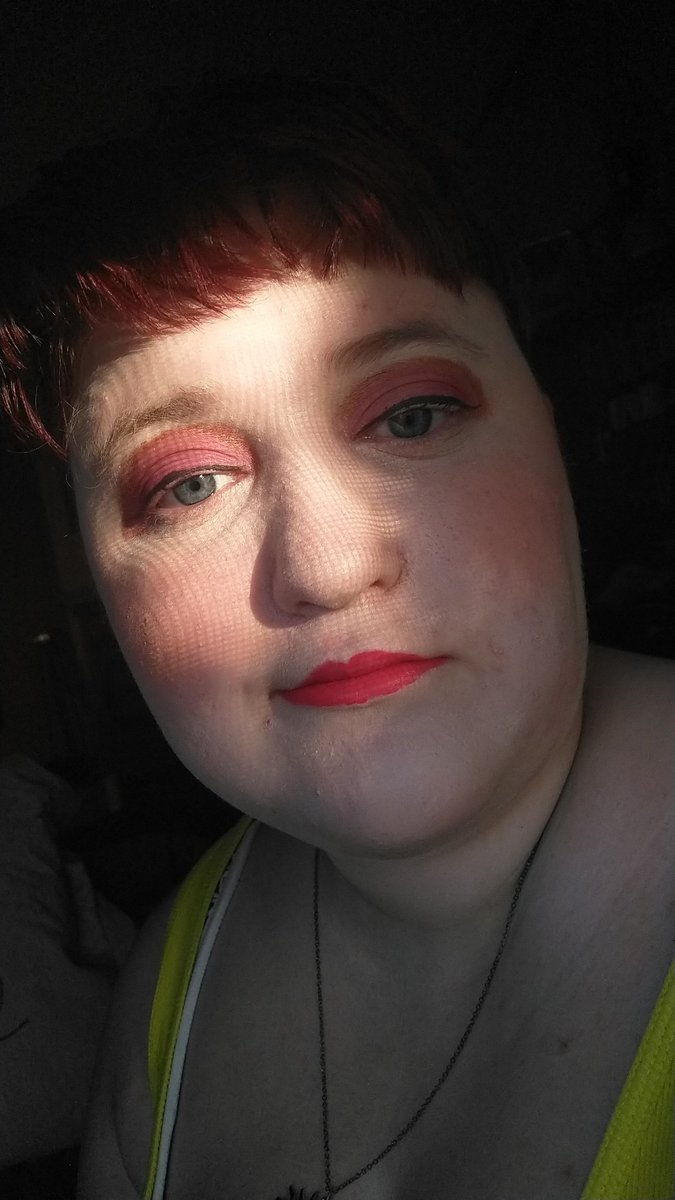 MusicKeyWielder's tweet image. //v late munday and ugly makeup but hey

//Maybe this will cheer me up.