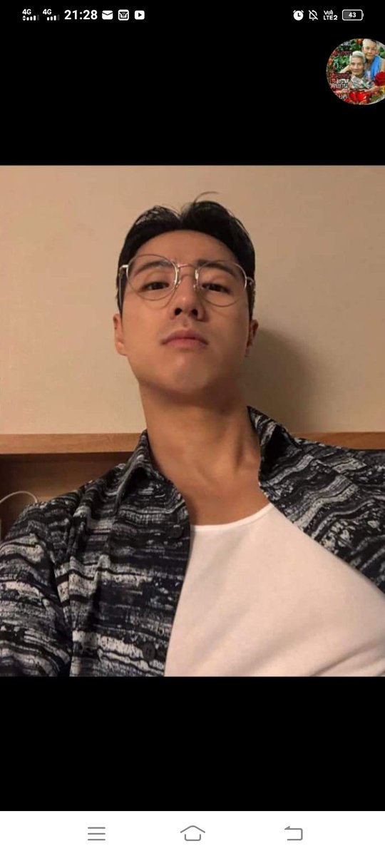 HanakaJr's tweet photo. ตามหาวาร์ปอปป้าคนนี้ค่ะ เห็นข่าวในtiktokว่าถูกแสกมเมอร์เอารูปมาใช้ So healp me find this guy plzzz🙏 #oppa_oppa #KoreanUpdates #Who #whoareyou https://t.co/eKzJbTfCv9