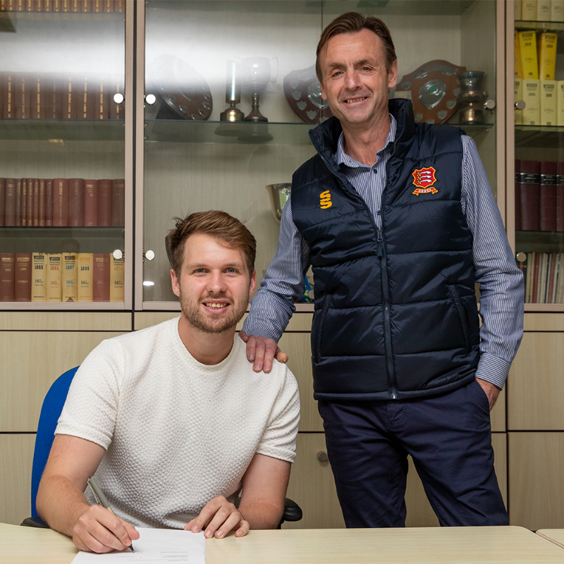 EssexCricket's tweet photo. 📝 Essex County Cricket Club are pleased to confirm that Derbyshire all-rounder, @mattcritchley96, has joined the Club on a three-year deal.

Read More ⤵️⤵️⤵️