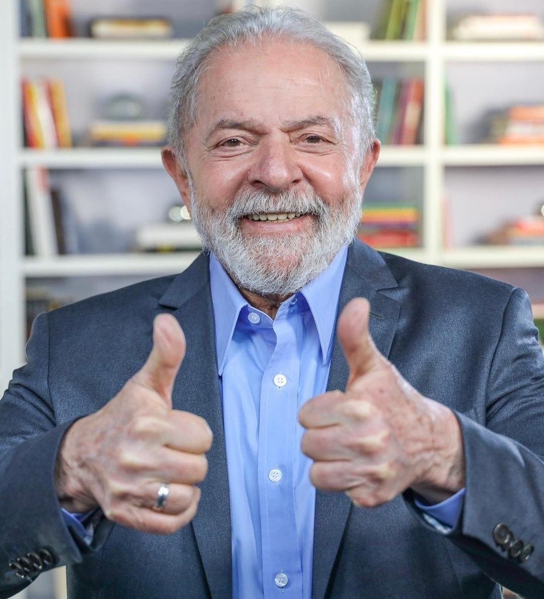 alves__maiira's tweet photo. Feliz aniversário, meu presidente! Muitos anos de vida, saúde e força. Nós precisamos de você. 
@LulaOficial 
@ptbrasil 

#ParabénsPresidenteLula 🚩🚩 https://t.co/h7xo7uRPIB