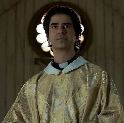 seoulofmischief's tweet photo. the grip this man has on me....
#MonsignorPruitt #HAMISHLINKLATER #MidnightMass https://t.co/u4cNawekzD