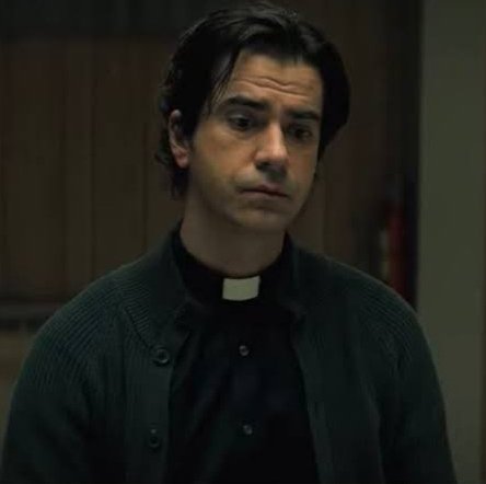 seoulofmischief's tweet photo. the grip this man has on me....
#MonsignorPruitt #HAMISHLINKLATER #MidnightMass https://t.co/u4cNawekzD